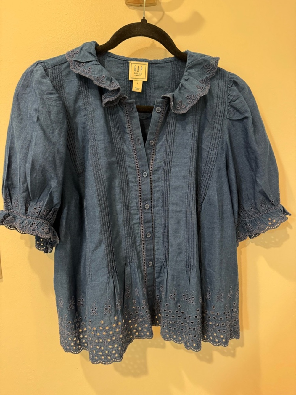 GAP Blue Eyelet Pintuck Button-Down Blouse